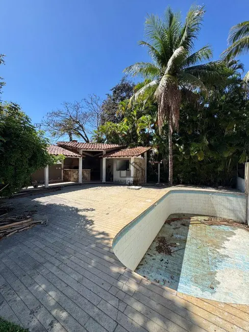 Foto 1 de Terreno / Lote à venda, 450m2 em Piratininga, Niteroi - RJ