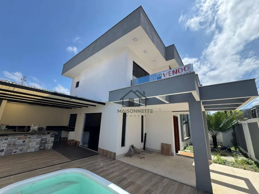 Casa com 4 quartos à venda, 180m2 em Piratininga, Niteroi - RJ - imagem 1 Foto 1 de Casa com 4 quartos à venda, 180m2 em Piratininga, Niteroi - RJ