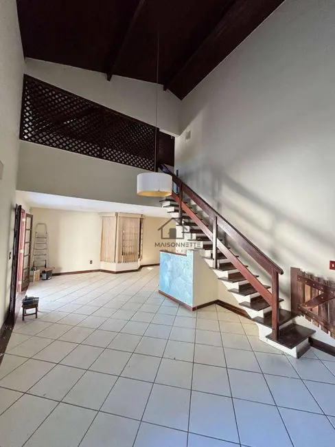 Foto 7 de Casa com 3 quartos à venda, 480m2 em Serra Grande, Niteroi - RJ