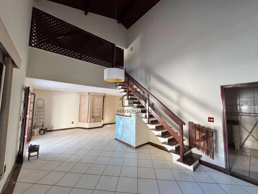 Foto 8 de Casa com 3 quartos à venda, 480m2 em Serra Grande, Niteroi - RJ