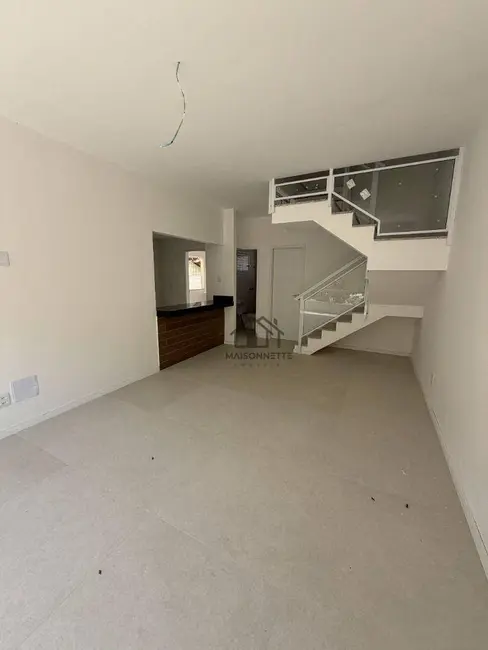 Foto 2 de Casa com 3 quartos à venda, 140m2 em Itaipu, Niteroi - RJ