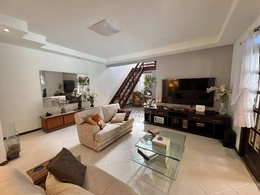 Casa com 4 quartos à venda, 1000m2 em Itaipu, Niteroi - RJ - imagem 9 Foto 9 de Casa com 4 quartos à venda, 1000m2 em Itaipu, Niteroi - RJ