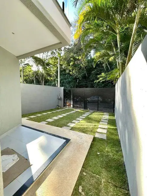 Casa com 4 quartos à venda, 180m2 em Itaipu, Niteroi - RJ - imagem 4 Foto 4 de Casa com 4 quartos à venda, 180m2 em Itaipu, Niteroi - RJ