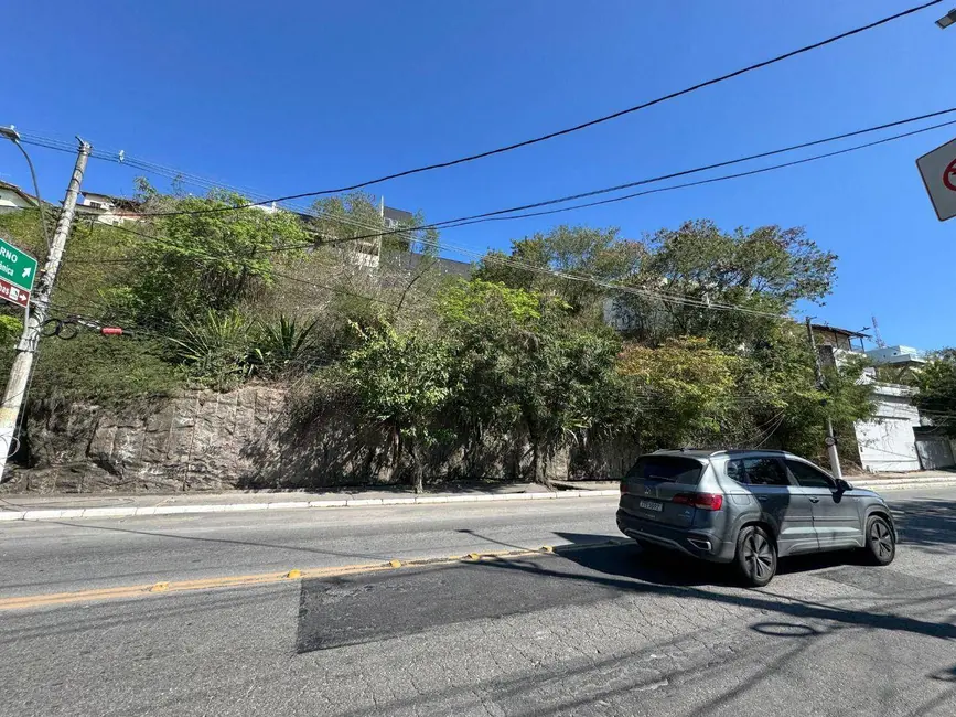 Foto 2 de Terreno / Lote à venda, 1350m2 em Piratininga, Niteroi - RJ