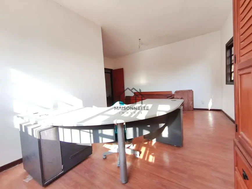 Casa com 4 quartos à venda, 395m2 em São Francisco, Niteroi - RJ - imagem 8 Foto 8 de Casa com 4 quartos à venda, 395m2 em São Francisco, Niteroi - RJ