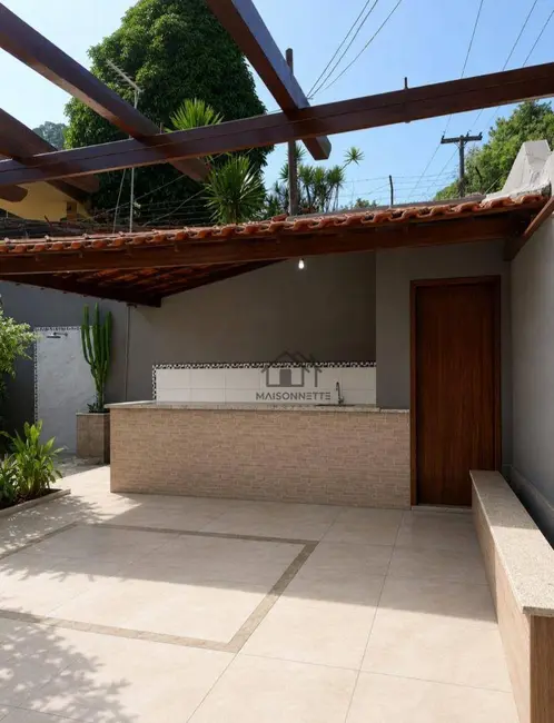 Casa com 4 quartos à venda, 395m2 em São Francisco, Niteroi - RJ - imagem 4 Foto 4 de Casa com 4 quartos à venda, 395m2 em São Francisco, Niteroi - RJ