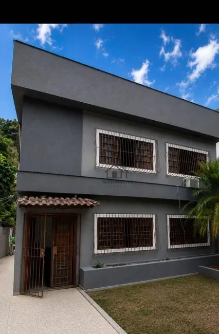 Casa com 4 quartos à venda, 395m2 em São Francisco, Niteroi - RJ - imagem 1 Foto 1 de Casa com 4 quartos à venda, 395m2 em São Francisco, Niteroi - RJ