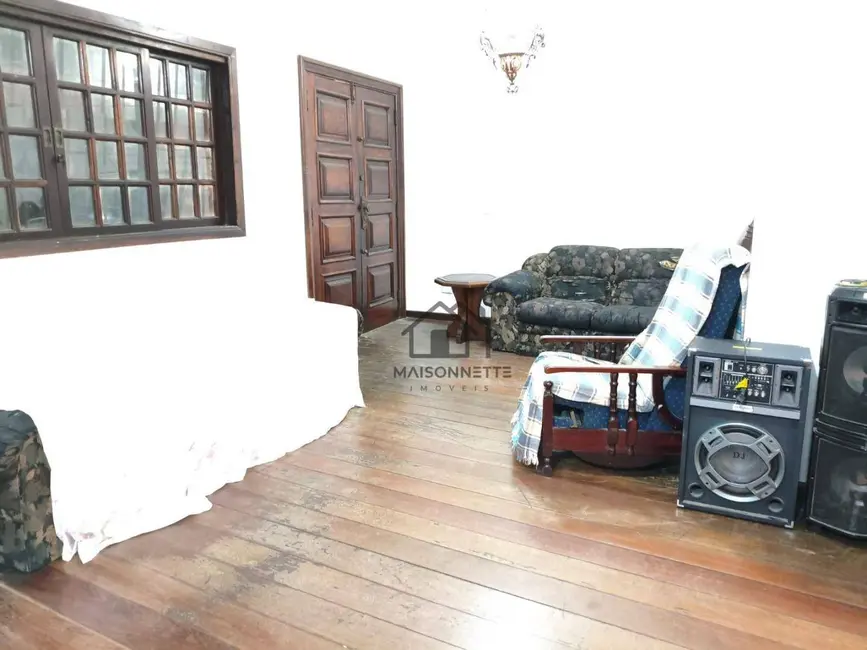 Casa com 4 quartos à venda, 395m2 em São Francisco, Niteroi - RJ - imagem 6 Foto 6 de Casa com 4 quartos à venda, 395m2 em São Francisco, Niteroi - RJ