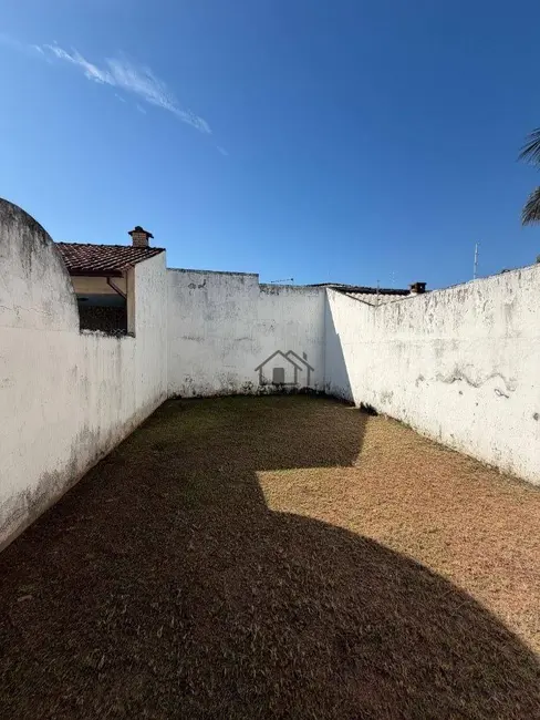 Casa com 3 quartos à venda, 202m2 em Itaipu, Niteroi - RJ - imagem 3 Foto 3 de Casa com 3 quartos à venda, 202m2 em Itaipu, Niteroi - RJ