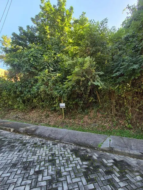 Foto 1 de Terreno / Lote à venda, 360m2 em Piratininga, Niteroi - RJ