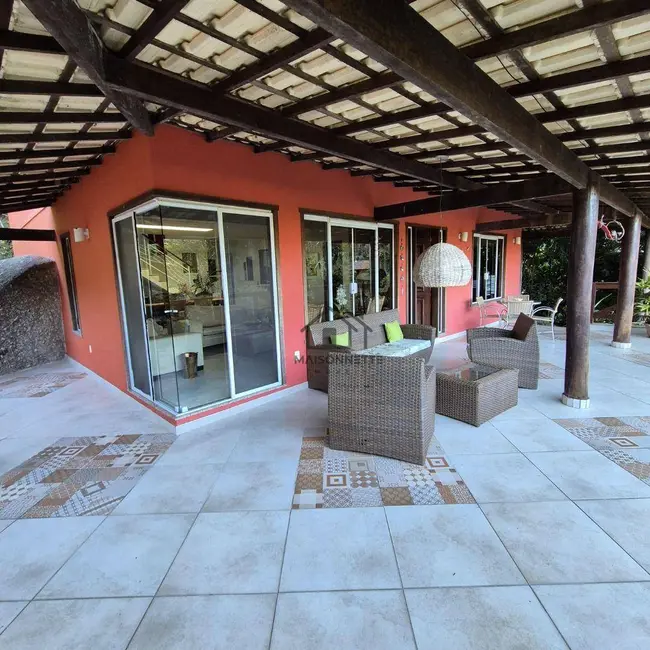 Foto 2 de Casa de Condomínio com 4 quartos à venda, 1000m2 em Marica - RJ