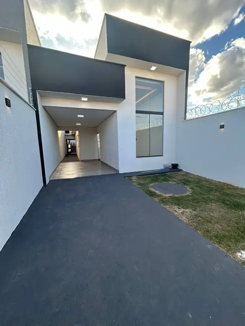 Foto 2 de Casa com 3 quartos à venda, 190m2 em Jardim Himalaia, Aparecida De Goiania - GO