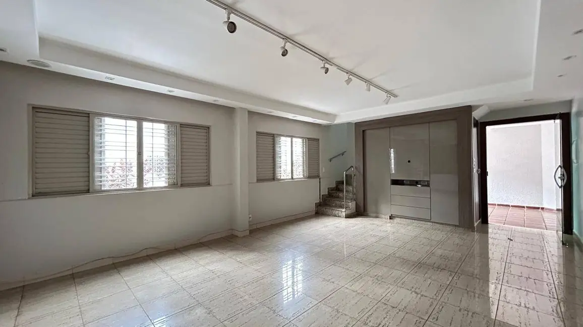 Foto 2 de Casa com 3 quartos à venda, 169m2 em Setor Bueno, Goiania - GO