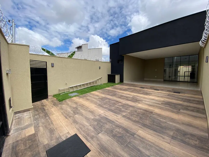 Casa com 3 quartos à venda, 243m2 em Jardim América, Goiania - GO - imagem 1 Foto 1 de Casa com 3 quartos à venda, 243m2 em Jardim América, Goiania - GO