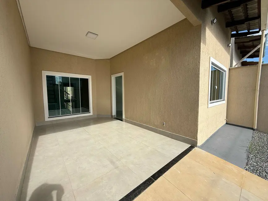 Foto 2 de Sobrado com 4 quartos à venda, 210m2 em Jardim Atlântico, Goiania - GO