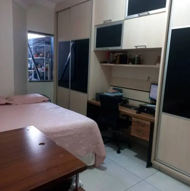 Casa com 3 quartos à venda, 236m2 em Vila Rosa, Goiania - GO - imagem 8 Foto 8 de Casa com 3 quartos à venda, 236m2 em Vila Rosa, Goiania - GO