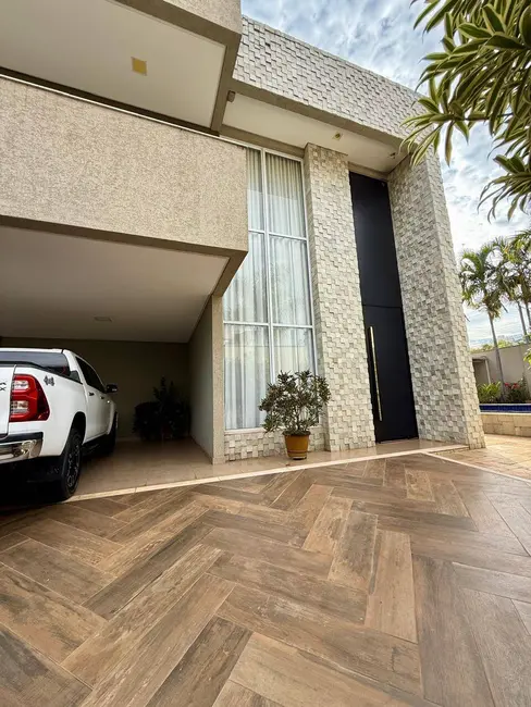 Sobrado com 4 quartos à venda, 597m2 em Jardim América, Goiania - GO - imagem 3 Foto 3 de Sobrado com 4 quartos à venda, 597m2 em Jardim América, Goiania - GO