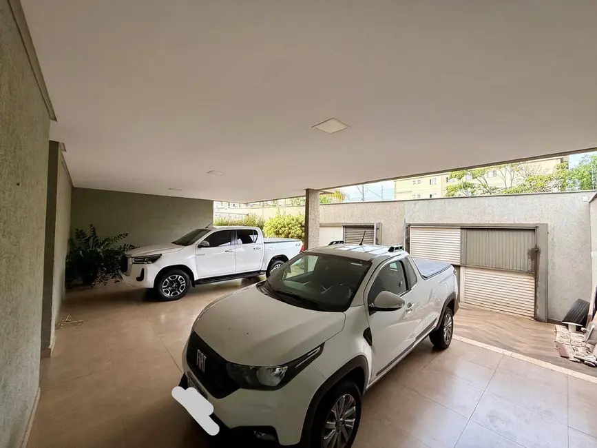 Sobrado com 4 quartos à venda, 597m2 em Jardim América, Goiania - GO - imagem 4 Foto 4 de Sobrado com 4 quartos à venda, 597m2 em Jardim América, Goiania - GO