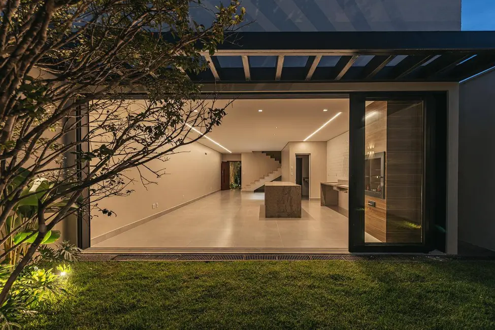 Sobrado com 3 quartos à venda, 210m2 em Jardim Atlântico, Goiania - GO - imagem 7 Foto 7 de Sobrado com 3 quartos à venda, 210m2 em Jardim Atlântico, Goiania - GO
