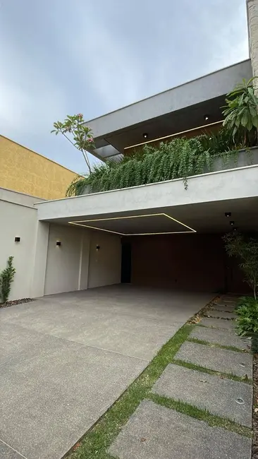Sobrado com 3 quartos à venda, 210m2 em Jardim Atlântico, Goiania - GO - imagem 4 Foto 4 de Sobrado com 3 quartos à venda, 210m2 em Jardim Atlântico, Goiania - GO