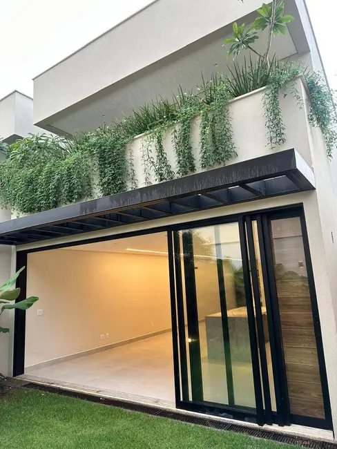 Sobrado com 3 quartos à venda, 210m2 em Jardim Atlântico, Goiania - GO - imagem 3 Foto 3 de Sobrado com 3 quartos à venda, 210m2 em Jardim Atlântico, Goiania - GO
