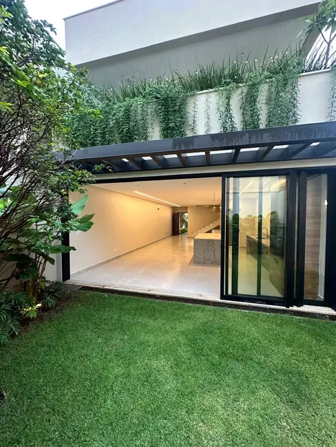Sobrado com 3 quartos à venda, 210m2 em Jardim Atlântico, Goiania - GO - imagem 9 Foto 9 de Sobrado com 3 quartos à venda, 210m2 em Jardim Atlântico, Goiania - GO