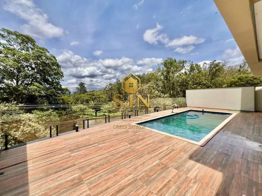 Casa com 3 quartos à venda, 300m2 em Suru, Santana De Parnaiba - SP - imagem 4 Foto 4 de Casa com 3 quartos à venda, 300m2 em Suru, Santana De Parnaiba - SP