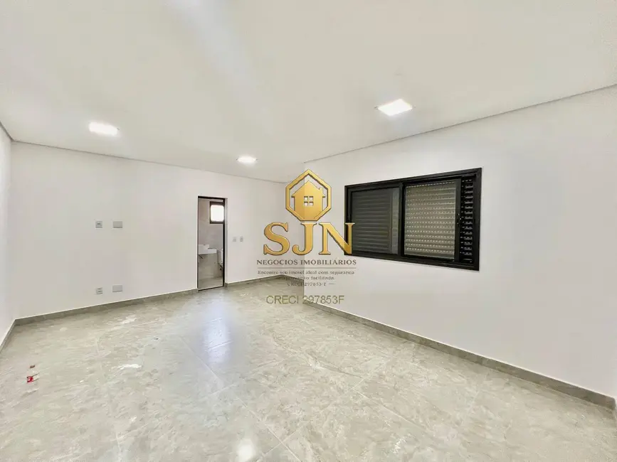Casa com 3 quartos à venda, 300m2 em Suru, Santana De Parnaiba - SP - imagem 8 Foto 8 de Casa com 3 quartos à venda, 300m2 em Suru, Santana De Parnaiba - SP