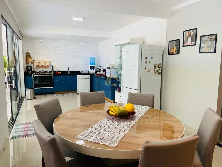 Casa de Condomínio com 5 quartos à venda, 490m2 em Jardim Vitória, Cuiaba - MT - imagem 9 Foto 9 de Casa de Condomínio com 5 quartos à venda, 490m2 em Jardim Vitória, Cuiaba - MT