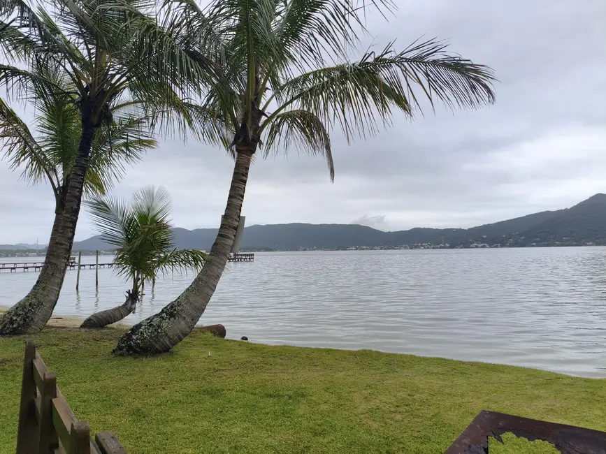 Foto 3 de Casa com 4 quartos à venda, 350m2 em Lagoa da Conceição, Florianopolis - SC