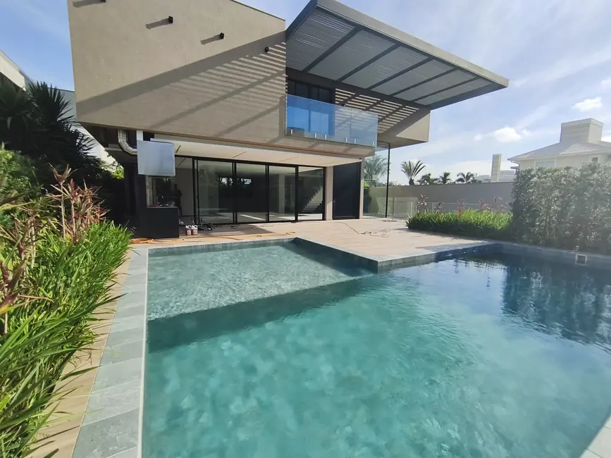 Casa com 5 quartos à venda, 727m2 em Jurerê Internacional, Florianopolis - SC - imagem 1 Foto 1 de Casa com 5 quartos à venda, 727m2 em Jurerê Internacional, Florianopolis - SC