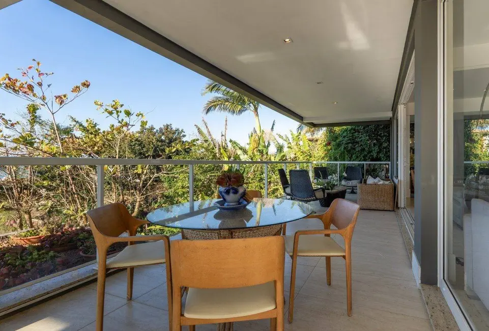 Casa com 6 quartos à venda e para alugar, 818m2 em Canasvieiras, Florianopolis - SC - imagem 7 Foto 7 de Casa com 6 quartos à venda e para alugar, 818m2 em Canasvieiras, Florianopolis - SC