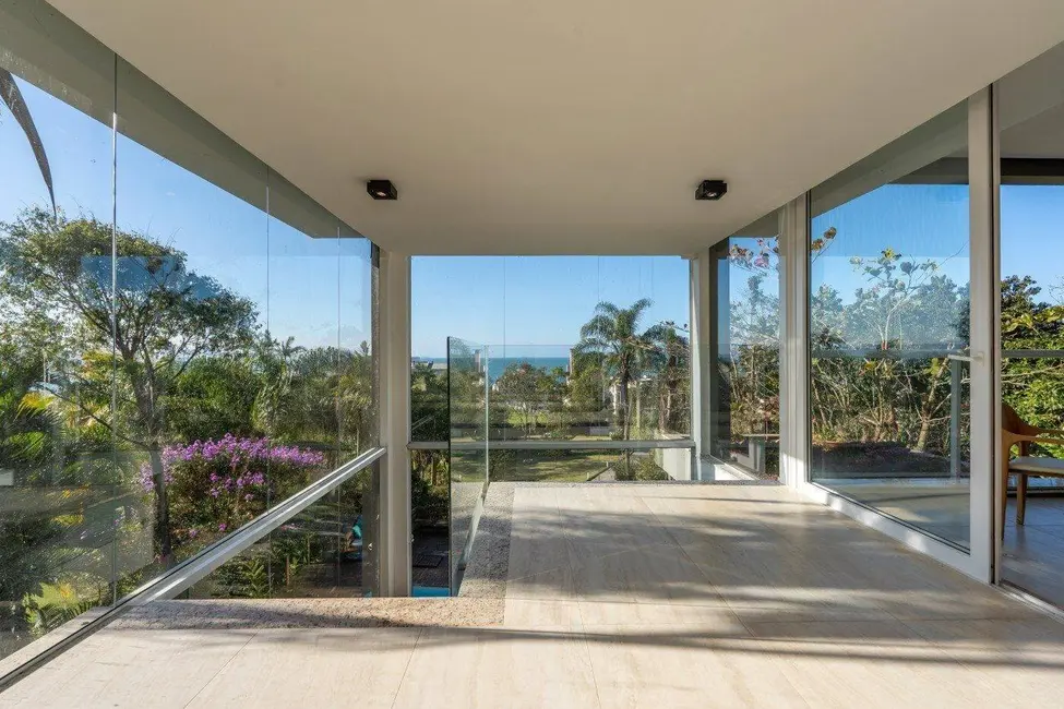 Casa com 6 quartos à venda e para alugar, 818m2 em Canasvieiras, Florianopolis - SC - imagem 5 Foto 5 de Casa com 6 quartos à venda e para alugar, 818m2 em Canasvieiras, Florianopolis - SC