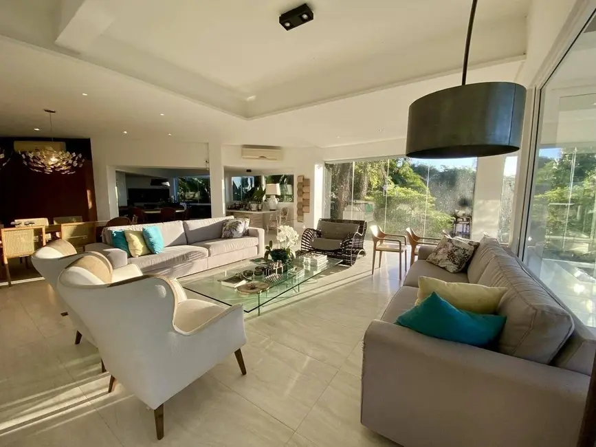 Casa com 6 quartos à venda e para alugar, 818m2 em Canasvieiras, Florianopolis - SC - imagem 2 Foto 2 de Casa com 6 quartos à venda e para alugar, 818m2 em Canasvieiras, Florianopolis - SC