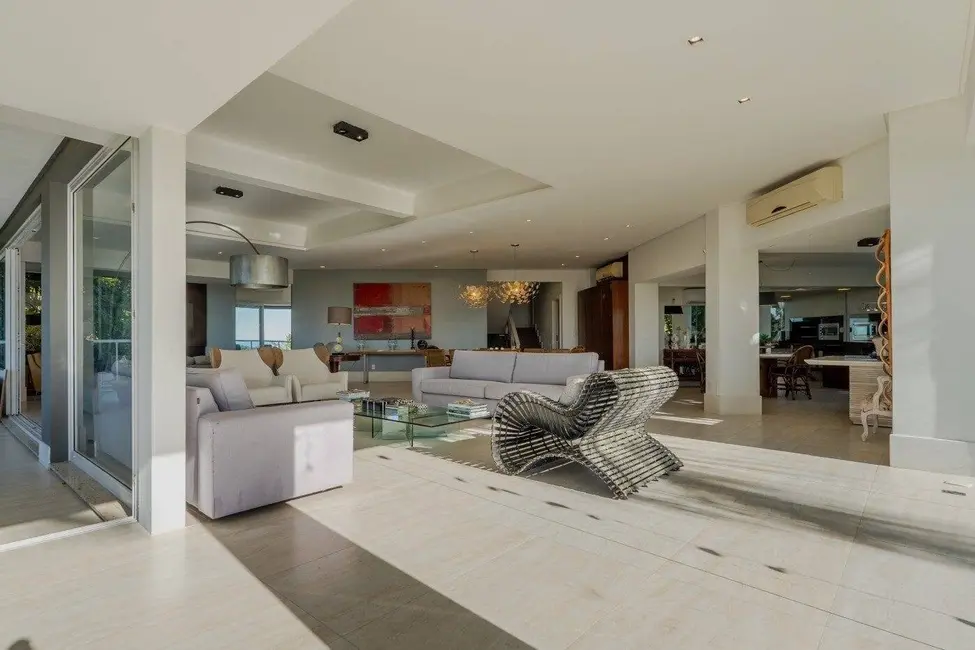 Casa com 6 quartos à venda e para alugar, 818m2 em Canasvieiras, Florianopolis - SC - imagem 6 Foto 6 de Casa com 6 quartos à venda e para alugar, 818m2 em Canasvieiras, Florianopolis - SC