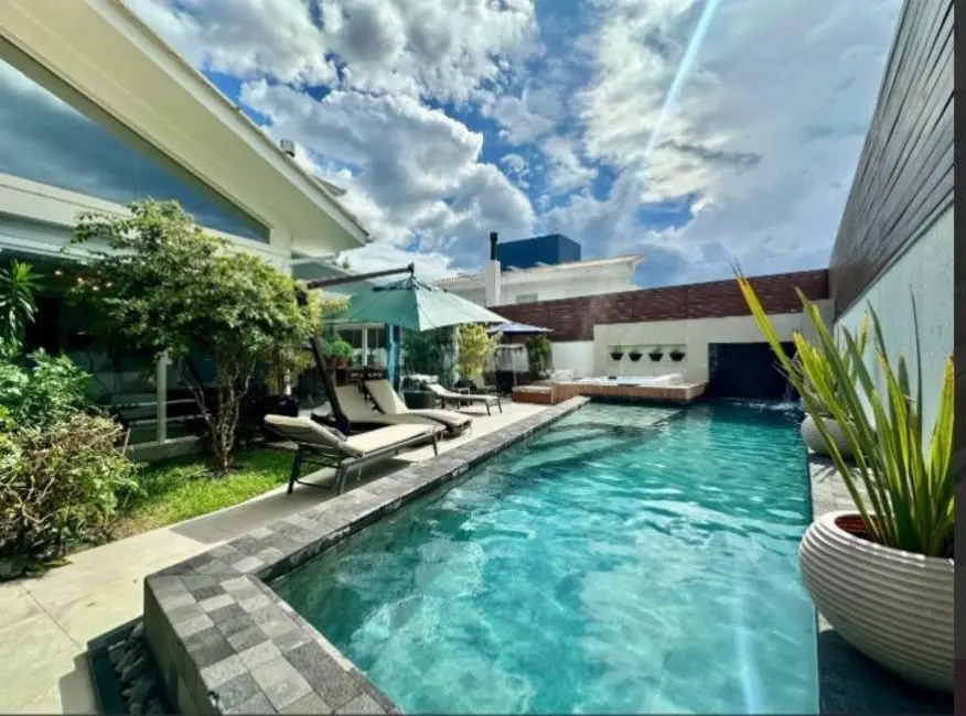 Casa com 5 quartos à venda em Jurerê, Florianopolis - SC - imagem 1 Foto 1 de Casa com 5 quartos à venda em Jurerê, Florianopolis - SC