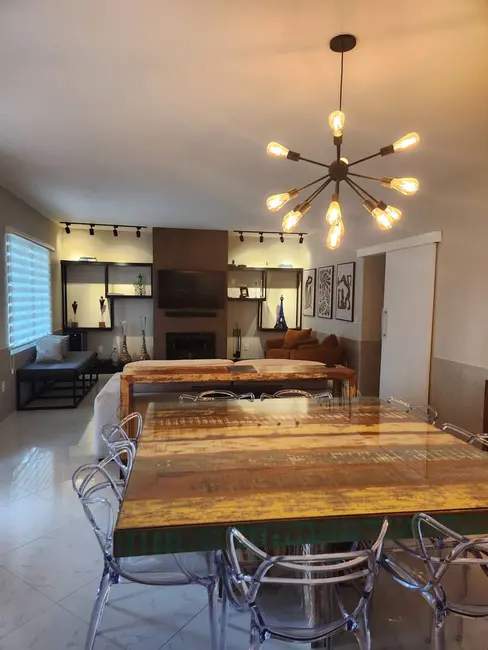 Casa com 5 quartos à venda, 328m2 em Sambaqui, Florianopolis - SC - imagem 9 Foto 9 de Casa com 5 quartos à venda, 328m2 em Sambaqui, Florianopolis - SC