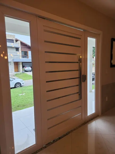 Casa com 5 quartos à venda, 328m2 em Sambaqui, Florianopolis - SC - imagem 8 Foto 8 de Casa com 5 quartos à venda, 328m2 em Sambaqui, Florianopolis - SC