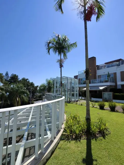 Casa com 4 quartos à venda e para alugar, 235m2 em Cacupé, Florianopolis - SC - imagem 3 Foto 3 de Casa com 4 quartos à venda e para alugar, 235m2 em Cacupé, Florianopolis - SC