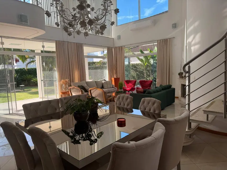 Casa com 5 quartos à venda em Jurerê Internacional, Florianopolis - SC - imagem 5 Foto 5 de Casa com 5 quartos à venda em Jurerê Internacional, Florianopolis - SC