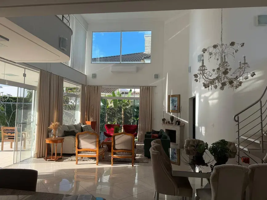 Casa com 5 quartos à venda em Jurerê Internacional, Florianopolis - SC - imagem 3 Foto 3 de Casa com 5 quartos à venda em Jurerê Internacional, Florianopolis - SC
