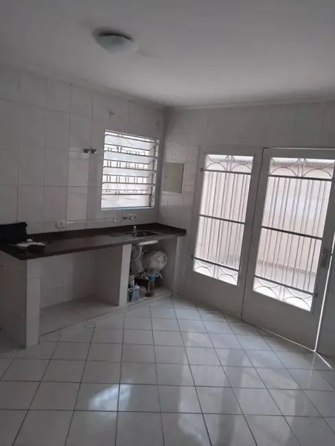 Casa com 1 quarto à venda, 156m2 em Vila Galvão, Guarulhos - SP - imagem 2 Foto 2 de Casa com 1 quarto à venda, 156m2 em Vila Galvão, Guarulhos - SP