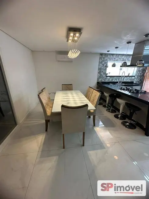 Casa com 3 quartos à venda, 313m2 em Jardim Cocaia, Guarulhos - SP - imagem 3 Foto 3 de Casa com 3 quartos à venda, 313m2 em Jardim Cocaia, Guarulhos - SP