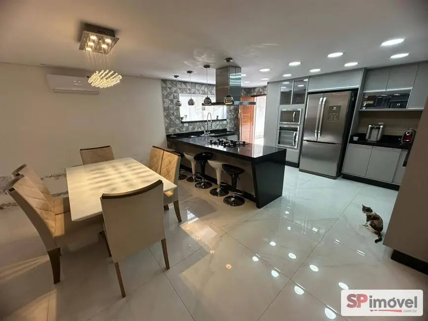 Casa com 3 quartos à venda, 313m2 em Jardim Cocaia, Guarulhos - SP - imagem 9 Foto 9 de Casa com 3 quartos à venda, 313m2 em Jardim Cocaia, Guarulhos - SP