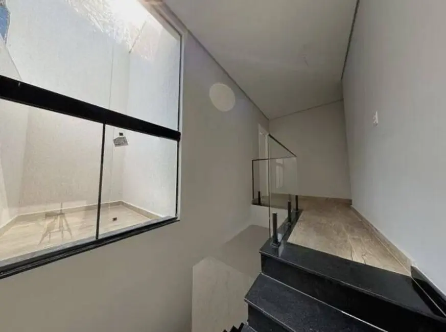 Casa com 3 quartos à venda, 200m2 em Jardim Santa Mena, Guarulhos - SP - imagem 3 Foto 3 de Casa com 3 quartos à venda, 200m2 em Jardim Santa Mena, Guarulhos - SP