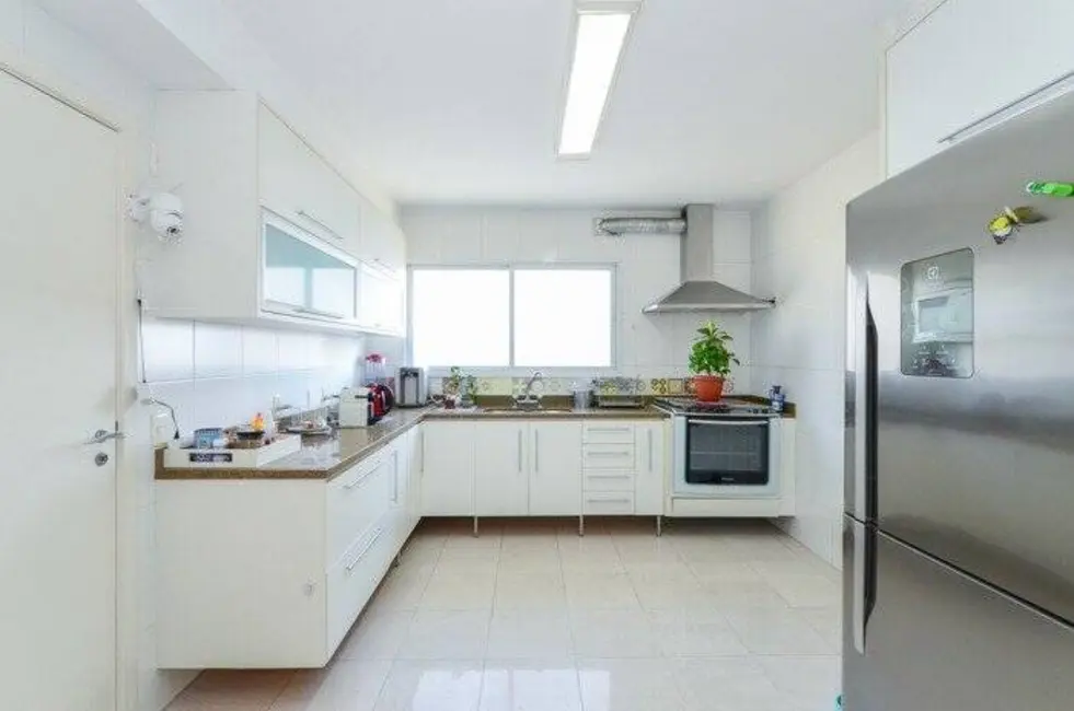 Foto 2 de Apartamento com 3 quartos à venda, 202m2 em Moema, São Paulo - SP