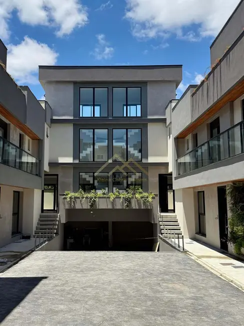 Casa com 3 quartos à venda, 257m2 em Campina do Siqueira, Curitiba - PR - imagem 5 Foto 5 de Casa com 3 quartos à venda, 257m2 em Campina do Siqueira, Curitiba - PR