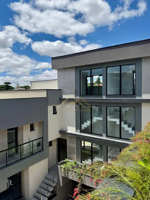 Casa com 3 quartos à venda, 257m2 em Campina do Siqueira, Curitiba - PR - imagem 3 Foto 3 de Casa com 3 quartos à venda, 257m2 em Campina do Siqueira, Curitiba - PR