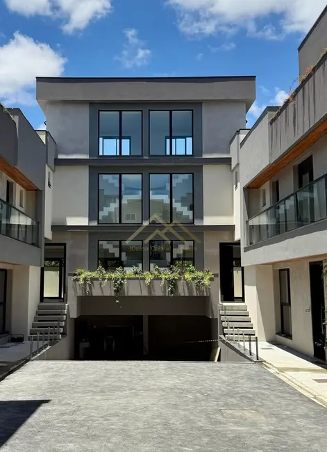 Foto 5 de Casa com 3 quartos à venda, 190m2 em Água Verde, Curitiba - PR