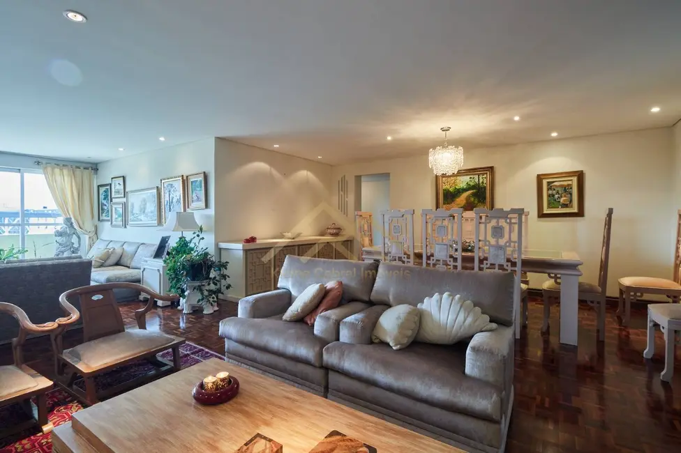 Apartamento com 4 quartos à venda, 250m2 em Centro Cívico, Curitiba - PR - imagem 5 Foto 5 de Apartamento com 4 quartos à venda, 250m2 em Centro Cívico, Curitiba - PR